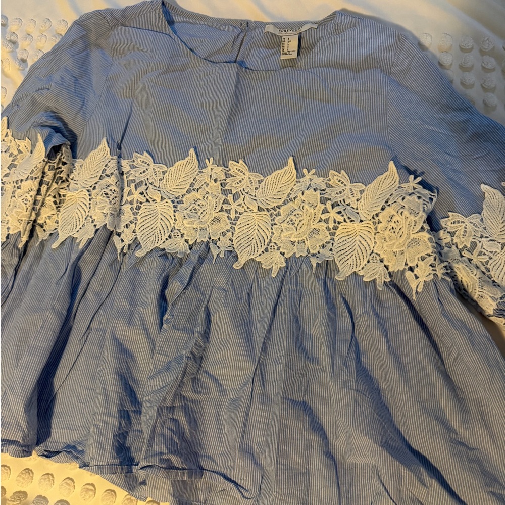 Forever 21 Striped Blue and White Top